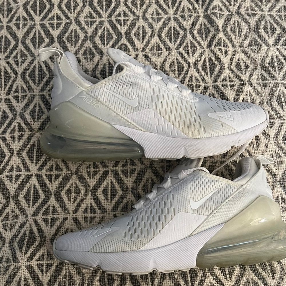 Women’s Nike air size 7 youth white sneakers